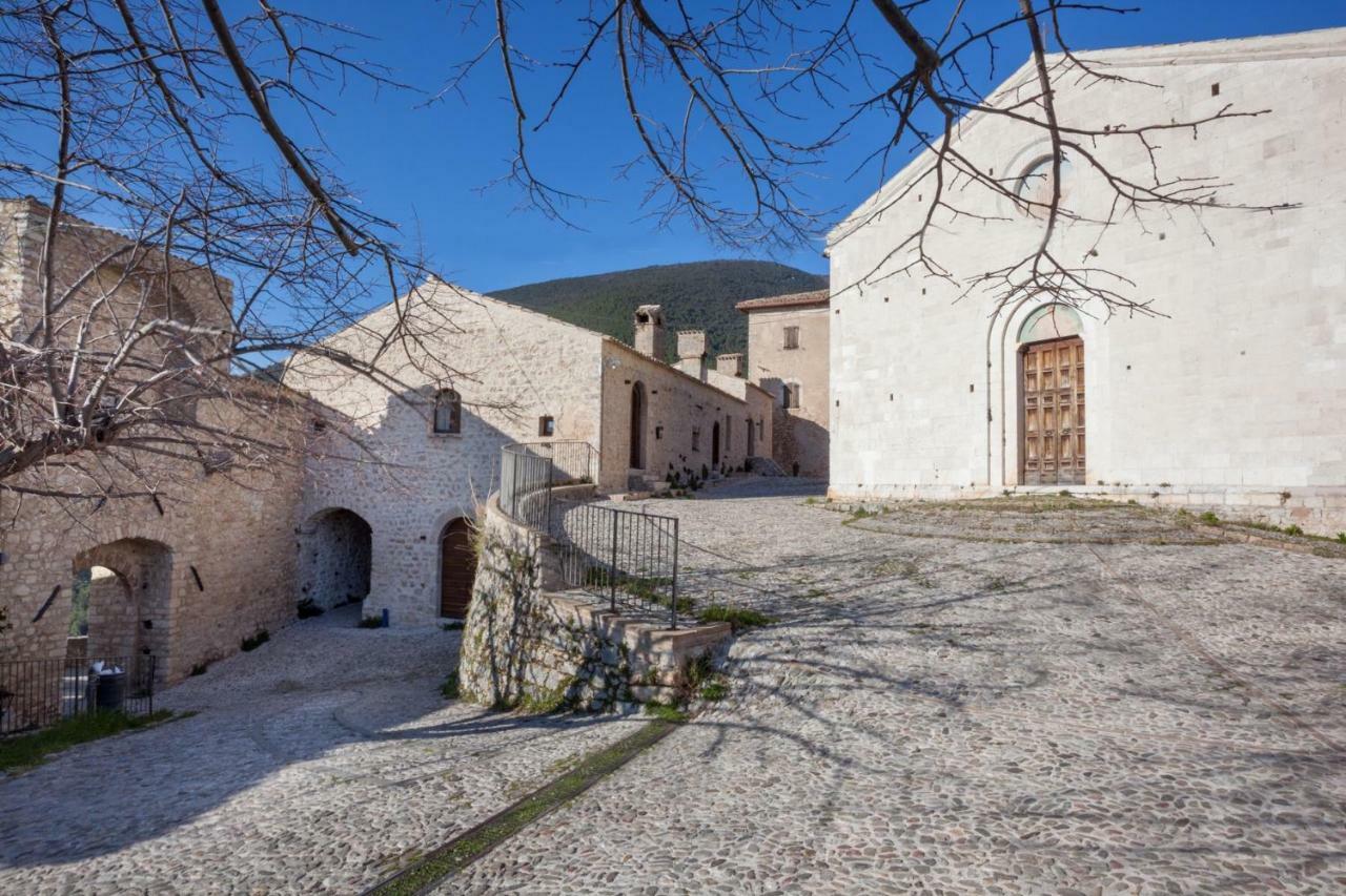 Il Castello Di Campello Aparthotel Campello sul Clitunno Ngoại thất bức ảnh