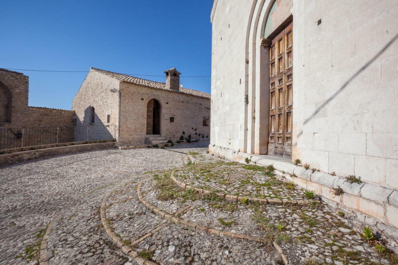 Il Castello Di Campello Aparthotel Campello sul Clitunno Ngoại thất bức ảnh
