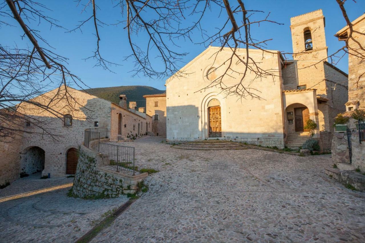 Il Castello Di Campello Aparthotel Campello sul Clitunno Ngoại thất bức ảnh